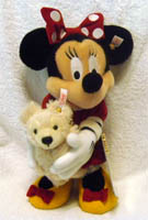 2007 WDW Convention - Minnie with Bear