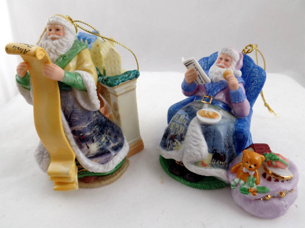 Thomas Kinkade 2 – Santas Spirit of Good Wishes – Fireplace Lights Up Spirit of the Season
