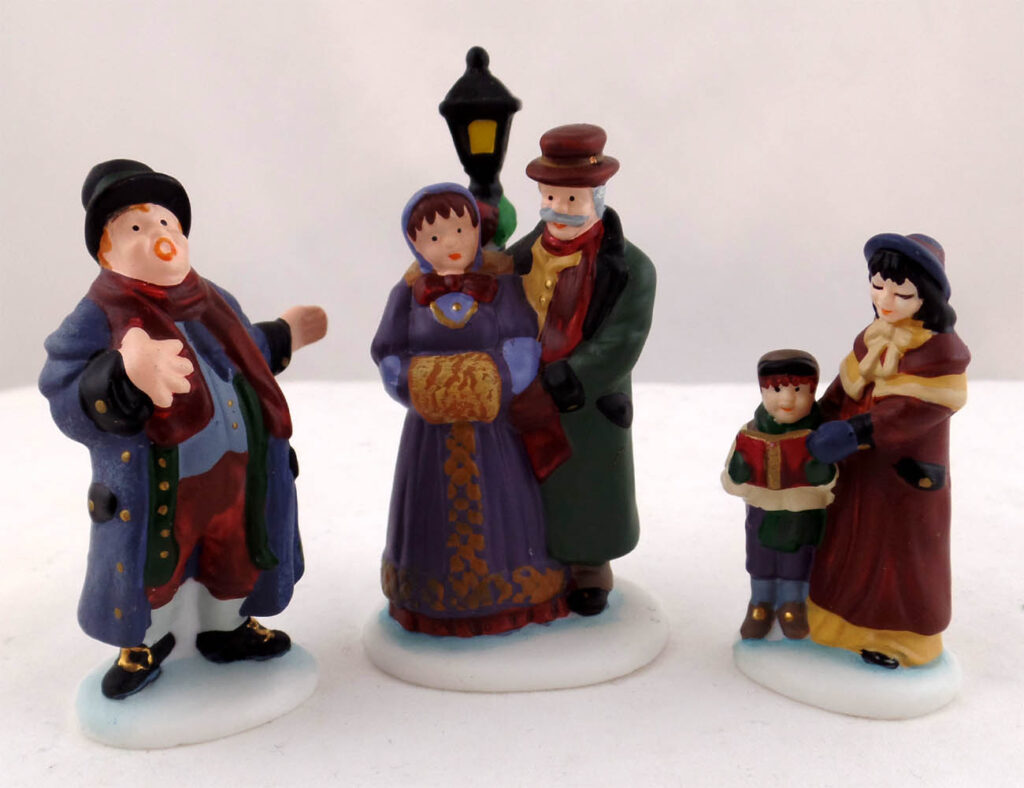 Dept 56 – Town Square Carolers ( set of 3 )
