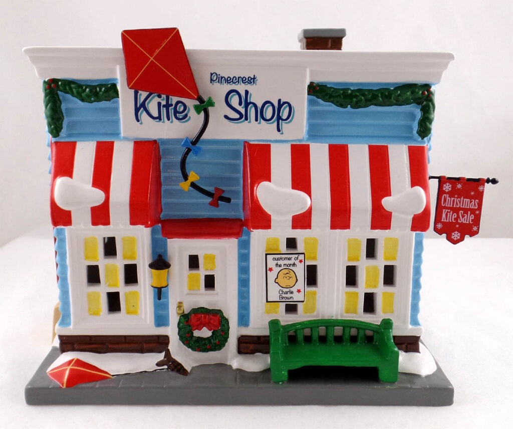Dept 56 – Peanuts Pinecrest Kite Shop Village Building