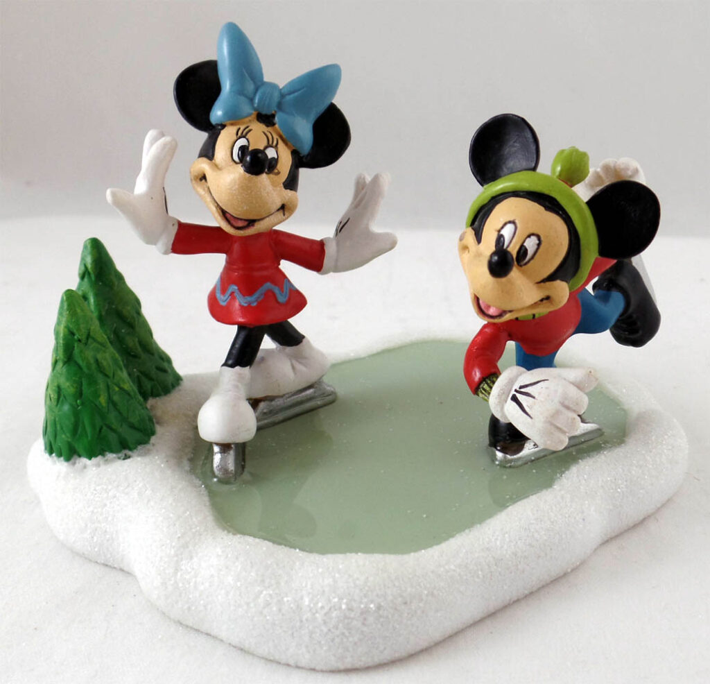 Dept 56 – Mickey And Minnie Go Skating