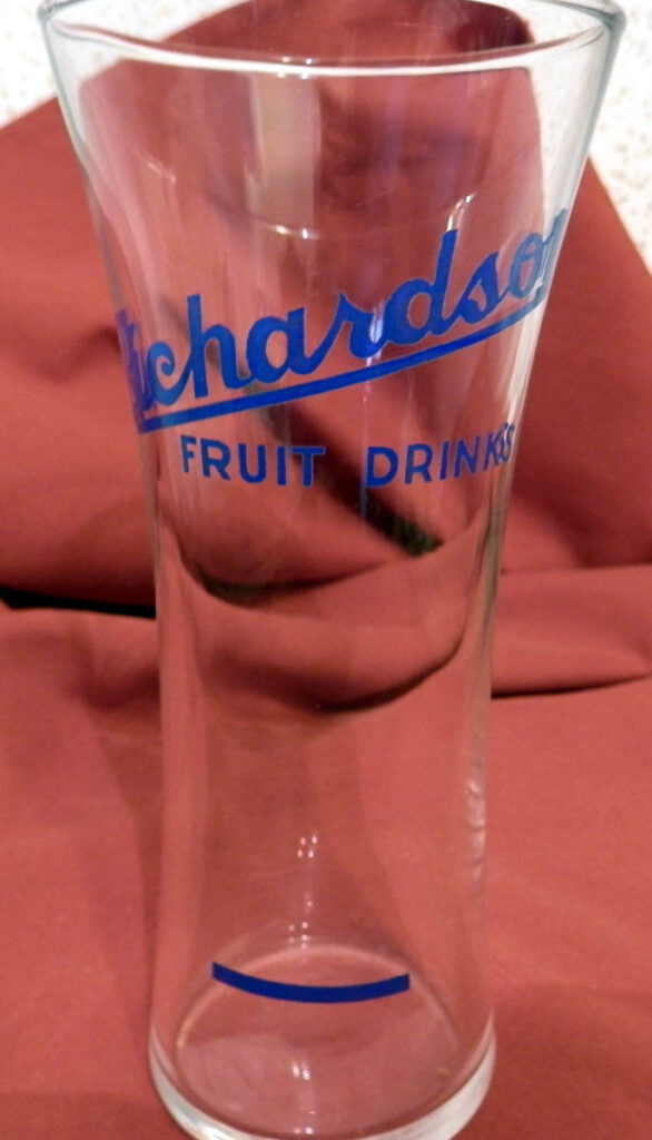 Richardson Fruit Drinks Syrup Line Glass – Var 6