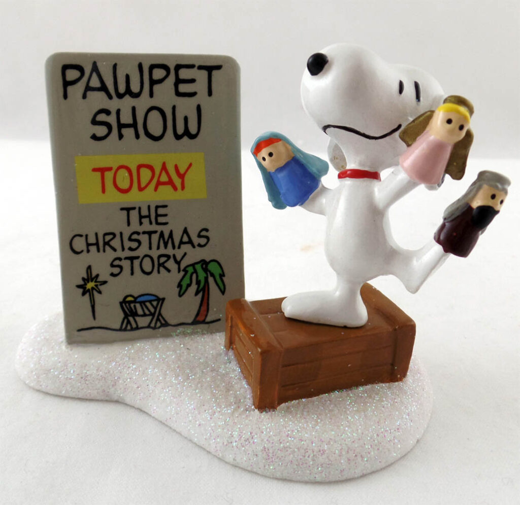 Dept 56 – Snoopy’s Christmas Pawpet Show